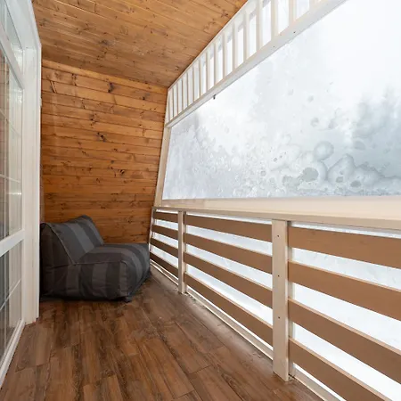 Freeman-2b 6місний двоповерховий з кухнею, альтанкою, грилем Chalet Bukovel