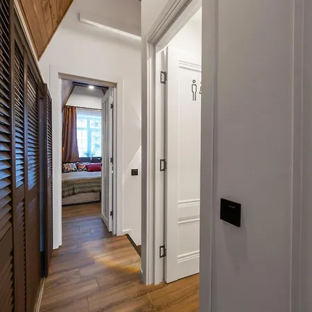 Chalet Freeman-2b 6місний двоповерховий з кухнею, альтанкою, грилем Bukovel