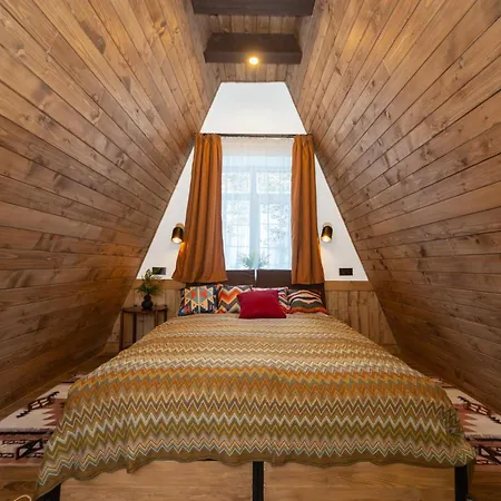 Chalet Freeman-2b 6місний двоповерховий з кухнею, альтанкою, грилем