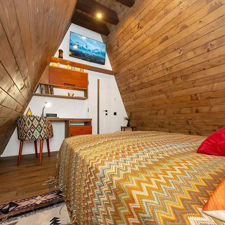 Chalet Freeman-2b 6місний двоповерховий з кухнею, альтанкою, грилем