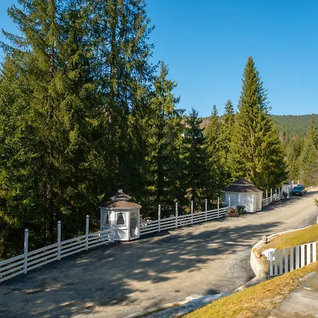 Chalet Freeman-2b 6місний двоповерховий з кухнею, альтанкою, грилем *
